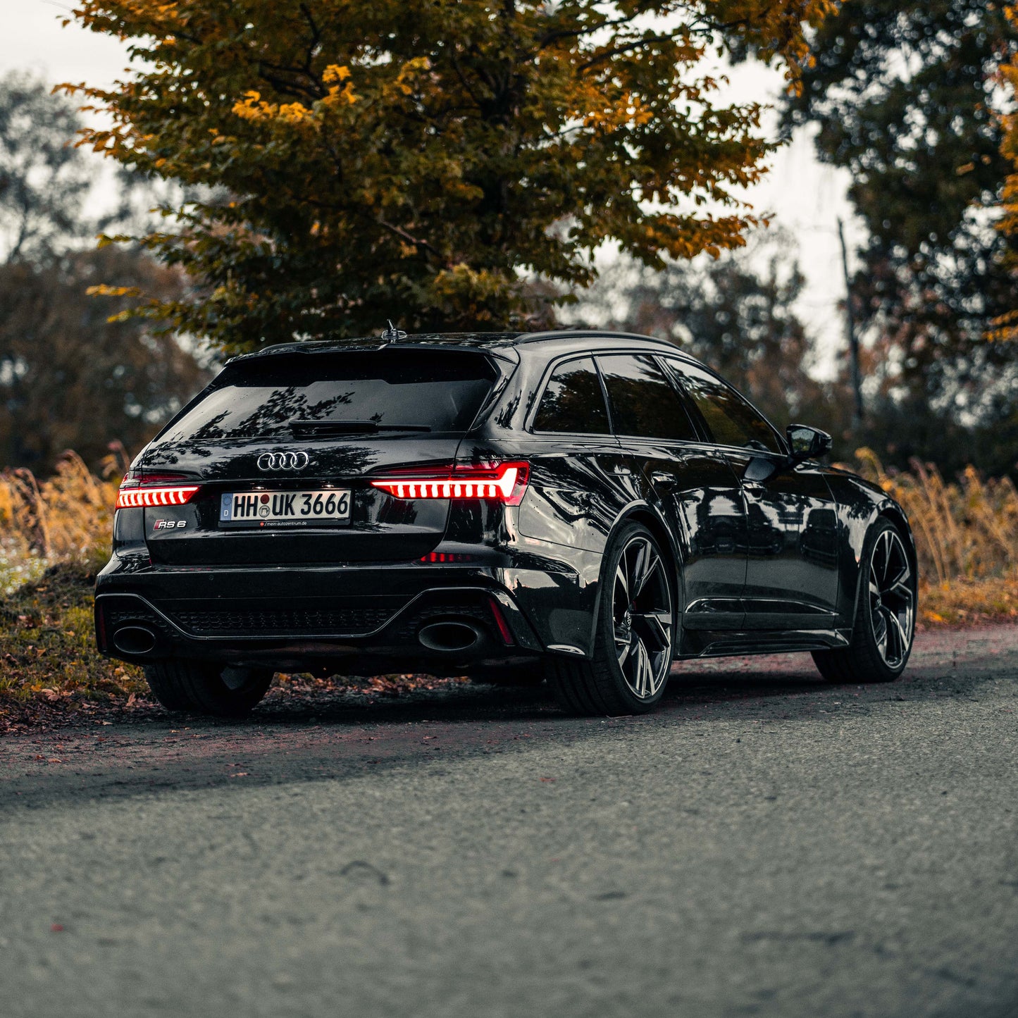 Audi RS6 Instruktorfahrt (inkl. personalisiertem Smartphone Case)